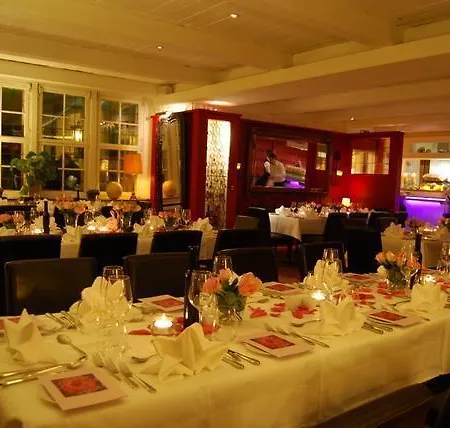 Ashley's Garden Hotel