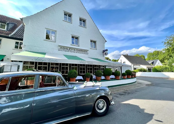 Ashley's Garden Hotel