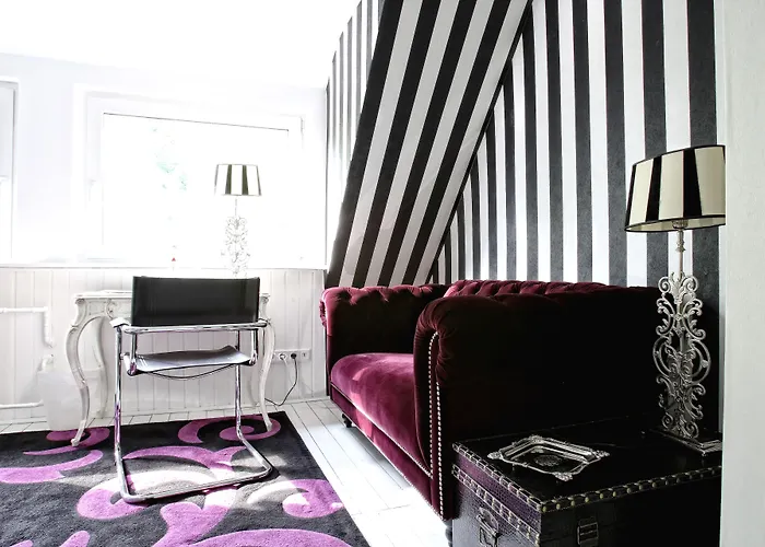 Ashley's Garden Hotel 4*