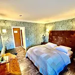 Ashley's Garden 4*