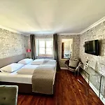 Ashley's Garden Szálloda 4*