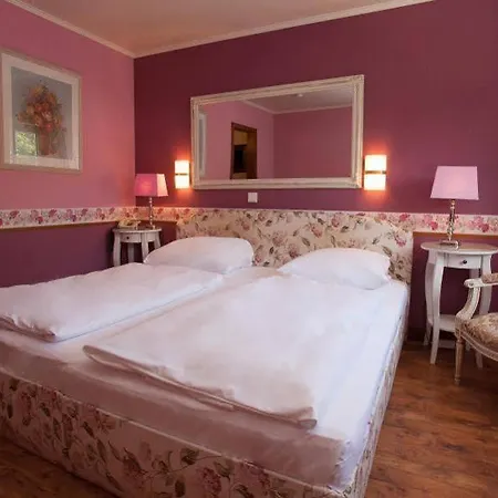 Hotell Ashley's Garden 4*