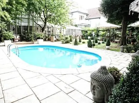 Ashley's Garden 4*