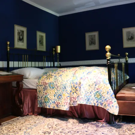 Ashley's Garden Hotel 4*