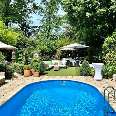 Hotel Ashley's Garden 4*