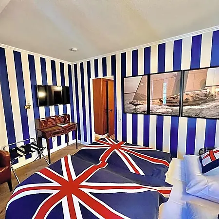 Boutique Ashley's Garden Hotel 4*