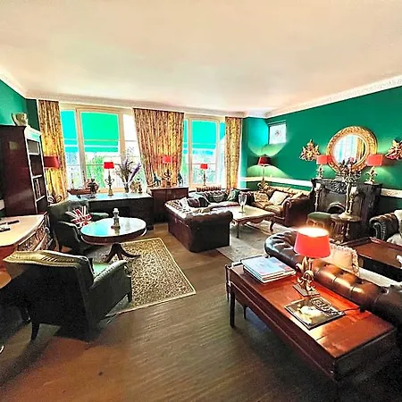 Boutique Ashley's Garden Hotel