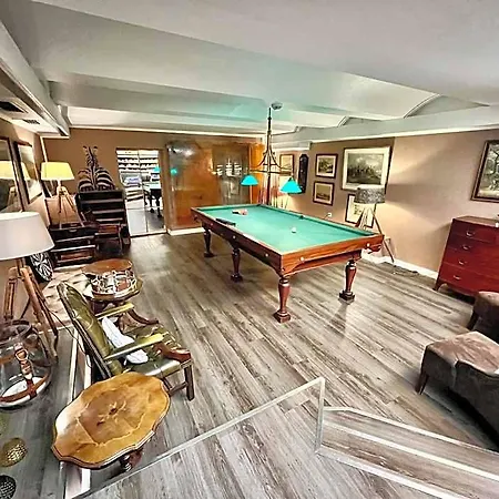 Boutique Ashley's Garden Hotel