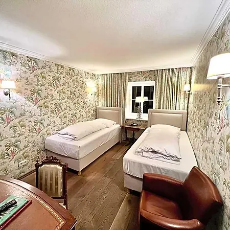 Boutique Ashley's Garden Hotel 4*