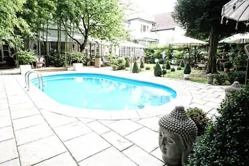 Ashley's Garden 4*