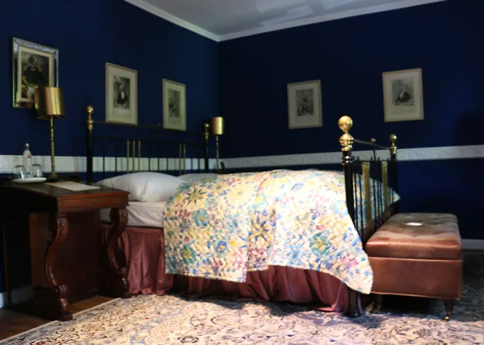 Ashley's Garden Hotell 4*