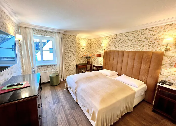 Ashley's Garden Hotel