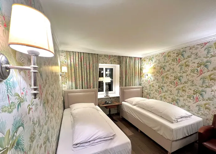 Ashley's Garden Hotel