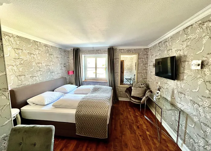 Ashley's Garden Hotell 4*