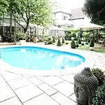 Ashley's Garden 4*