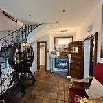 Otel Ashley's Garden 4*